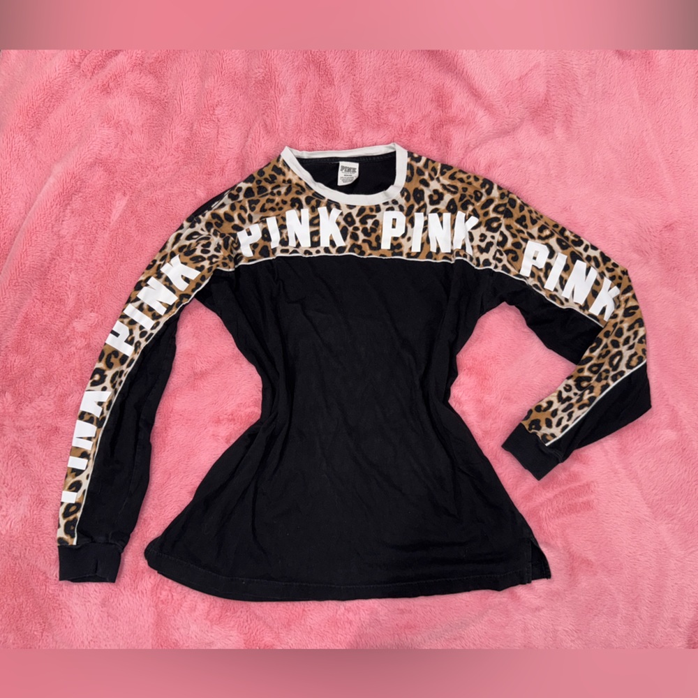 Victoria's Secret PINK Leopard Print Long Sleeve Top